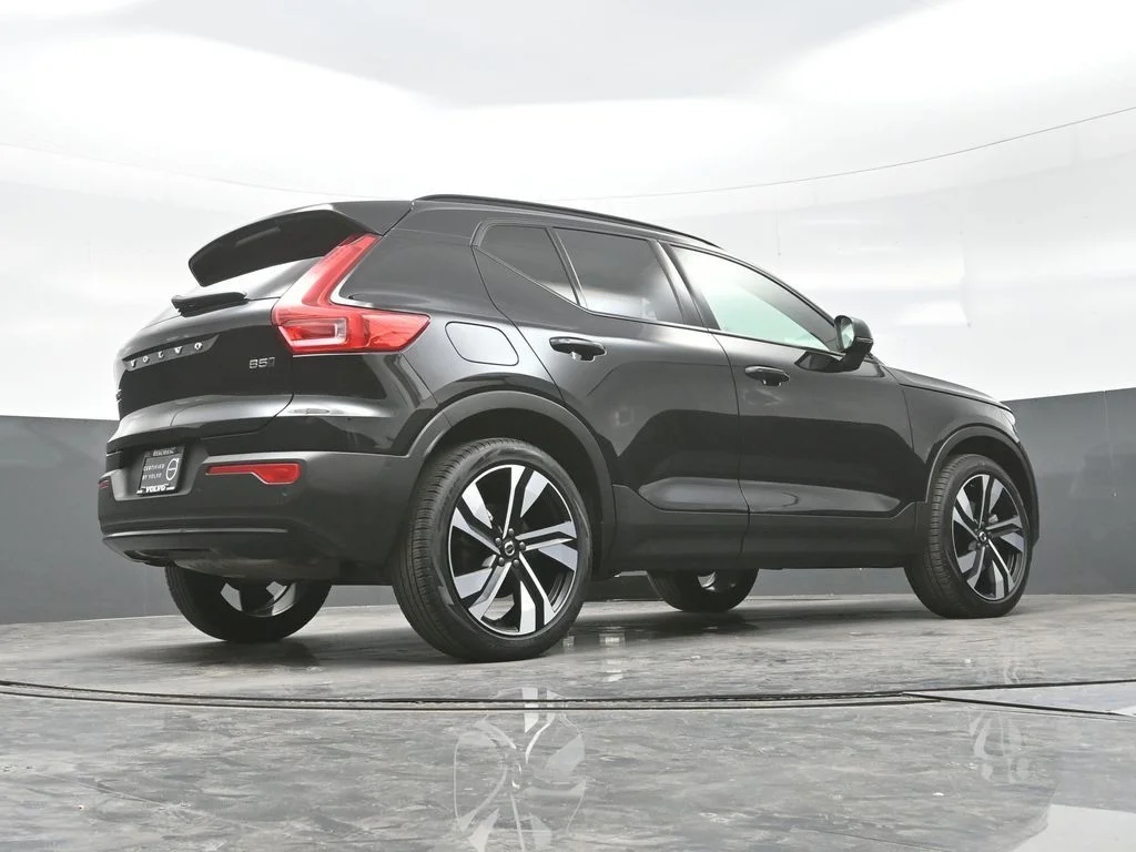 Certified Used 2025 Onyx Black Volvo Ultra image 27