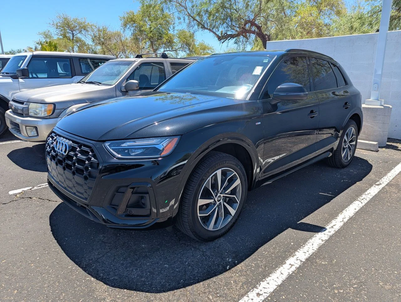 2022 Audi Q5 45 Premium Plus's photo