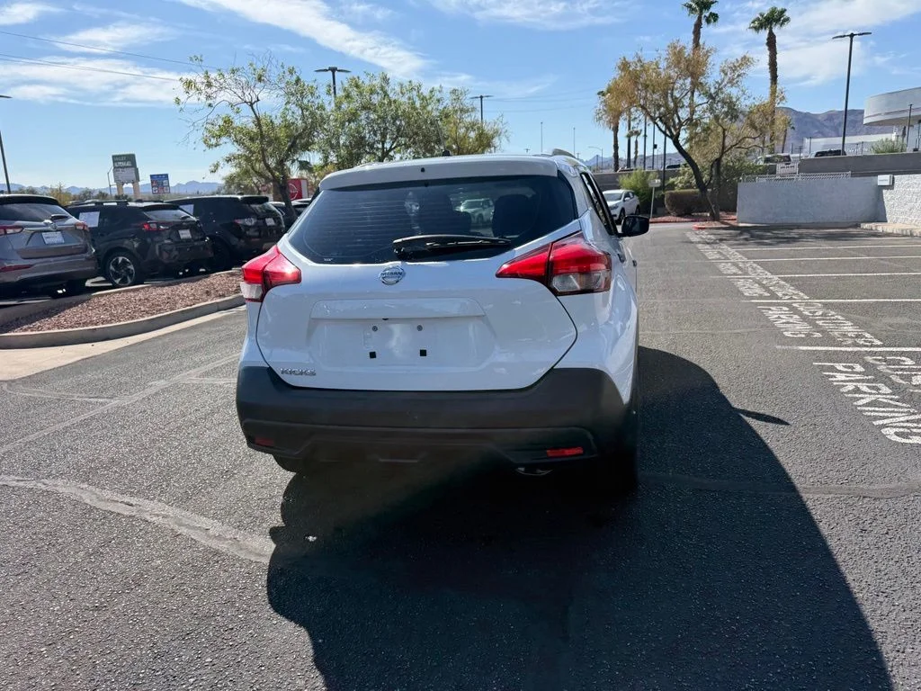 Used 2018 White Nissan S image 13