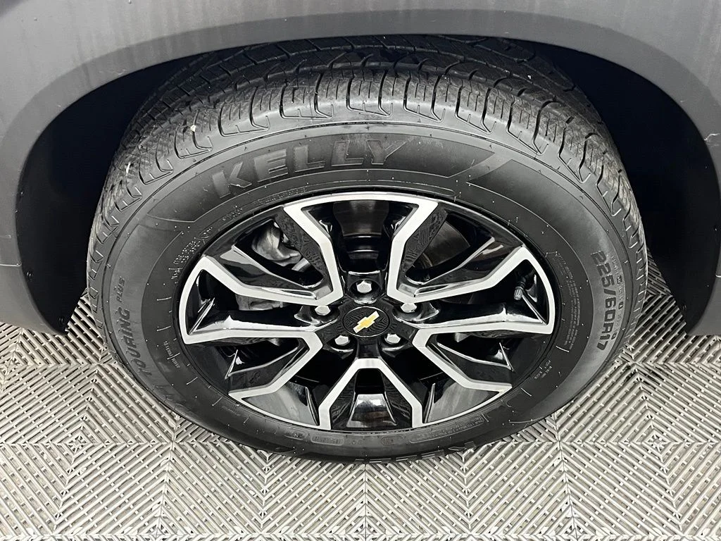 Used 2023 Gray Chevrolet ACTIV image 15