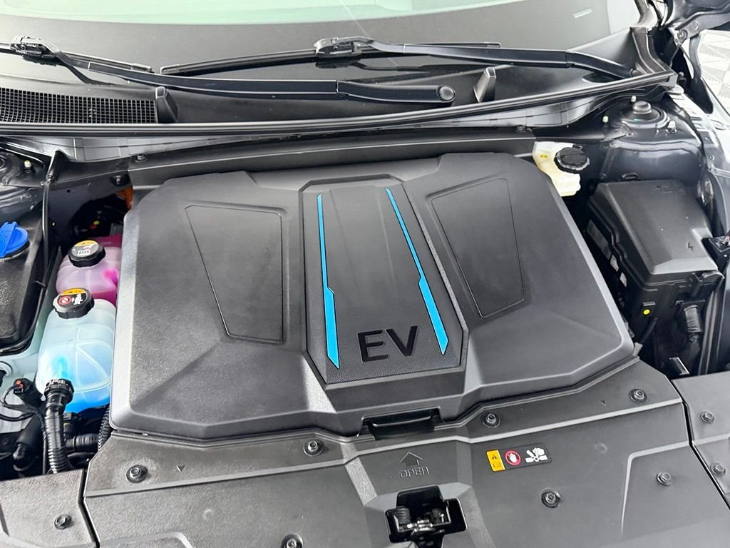Used 2024 Abyss Black Hyundai Limited image 35