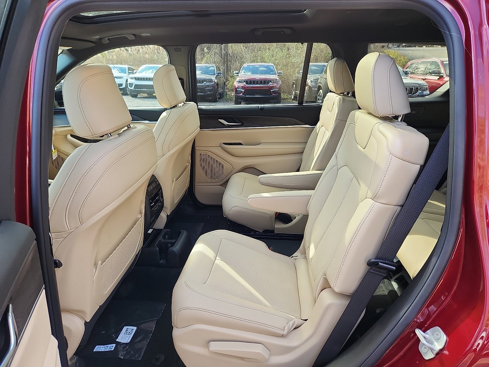 New 2025 Velvet Red Pearl-Coat Exterior Paint Jeep Limited image 6