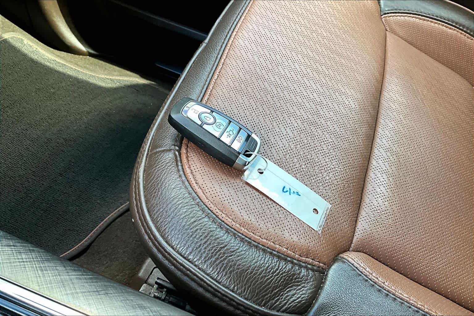 Used 2023 Azure Gray Metallic Tri-Coat/Stone Gray Ford King Ranch image 15