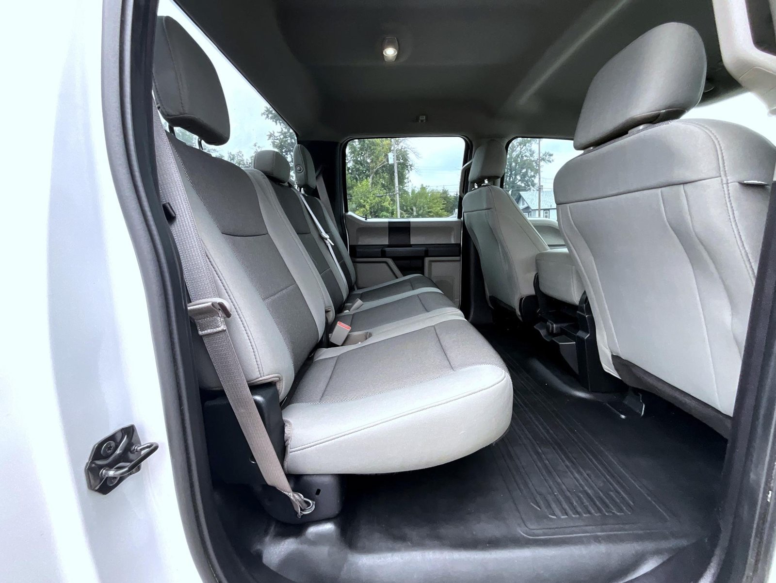 Used 2018 White Ford XL image 21