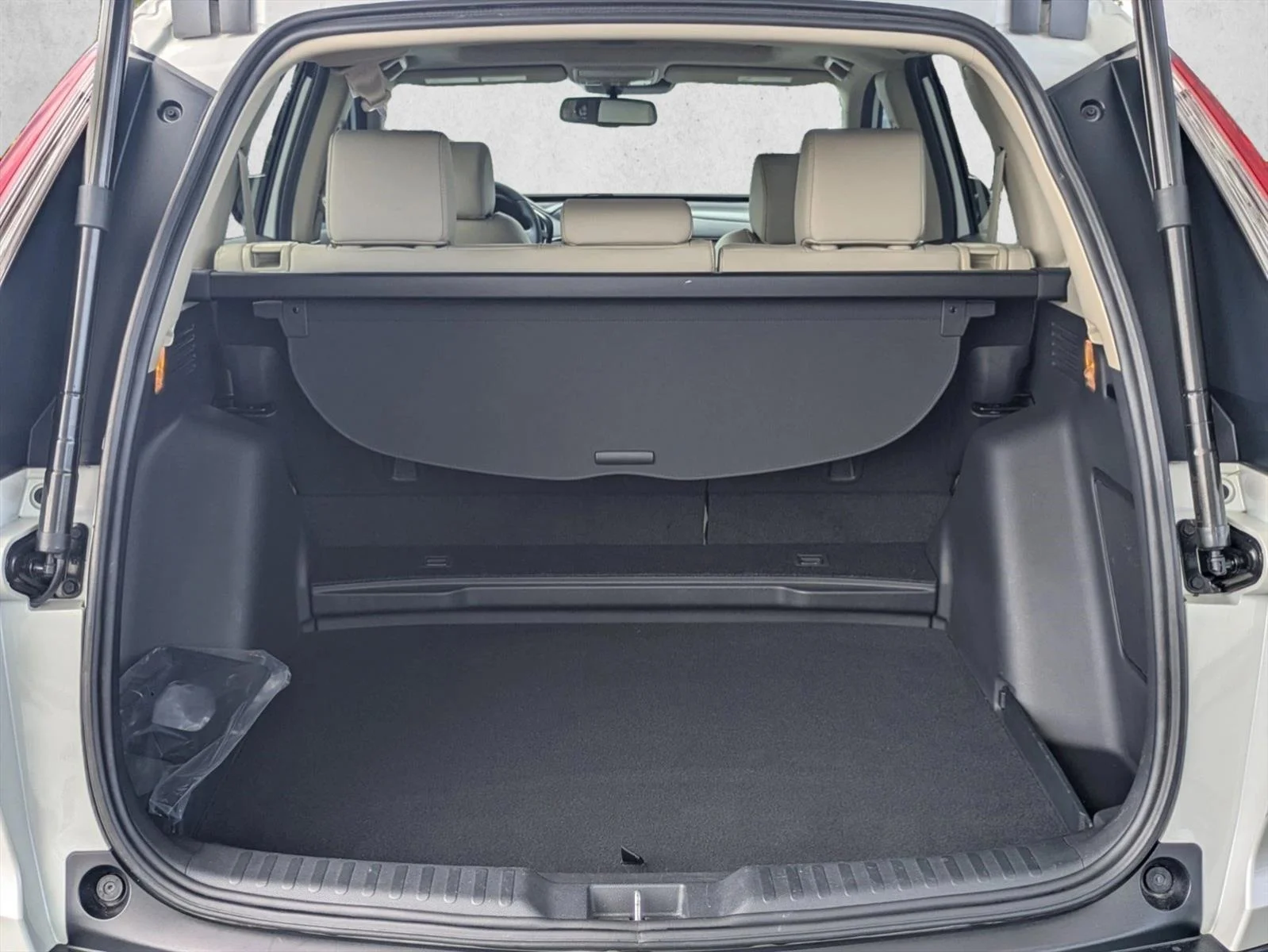 Used 2019 Platinum White Pearl Honda Touring image 6
