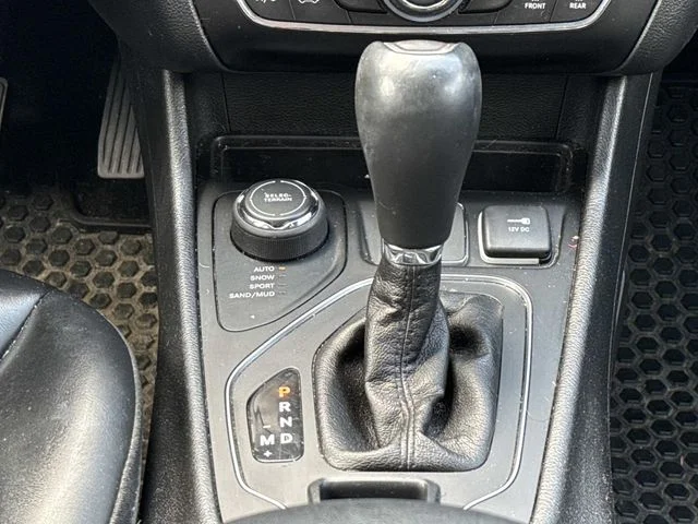 Used 2019 Black Jeep Latitude Plus image 20