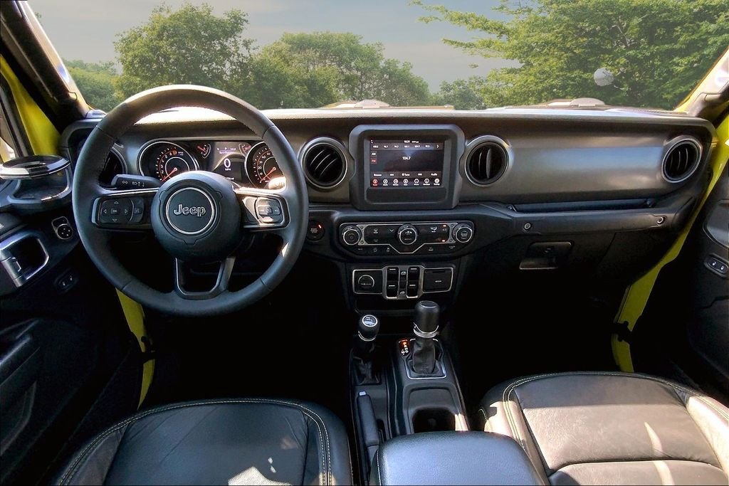 Used 2023 Yellow Jeep Sport S image 7