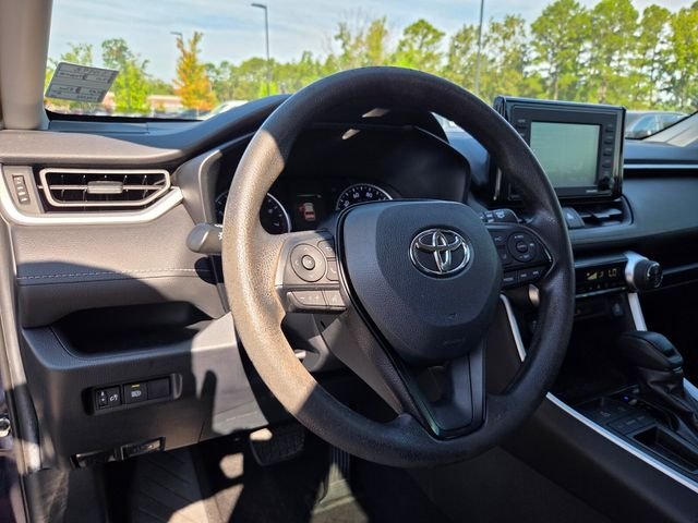 Used 2020  Toyota XLE image 10