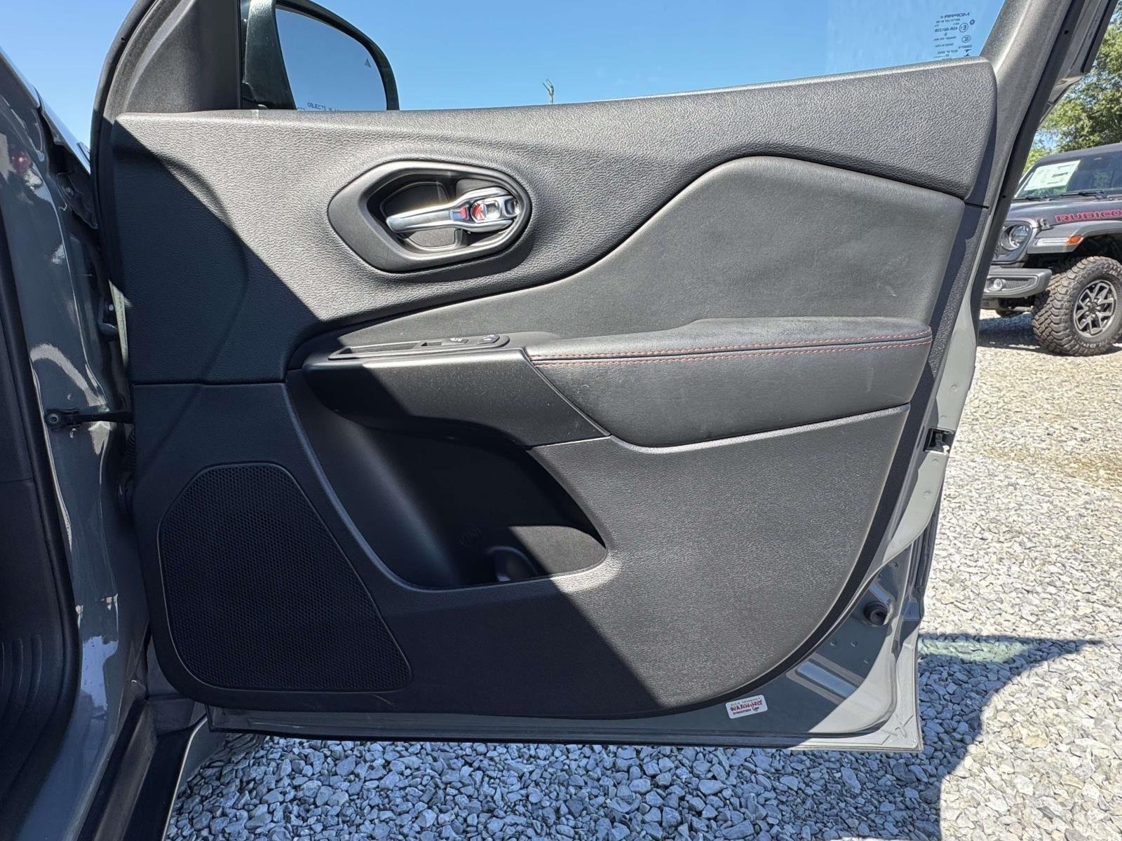 Used 2022 Sting-Gray Clearcoat Jeep Trailhawk image 17