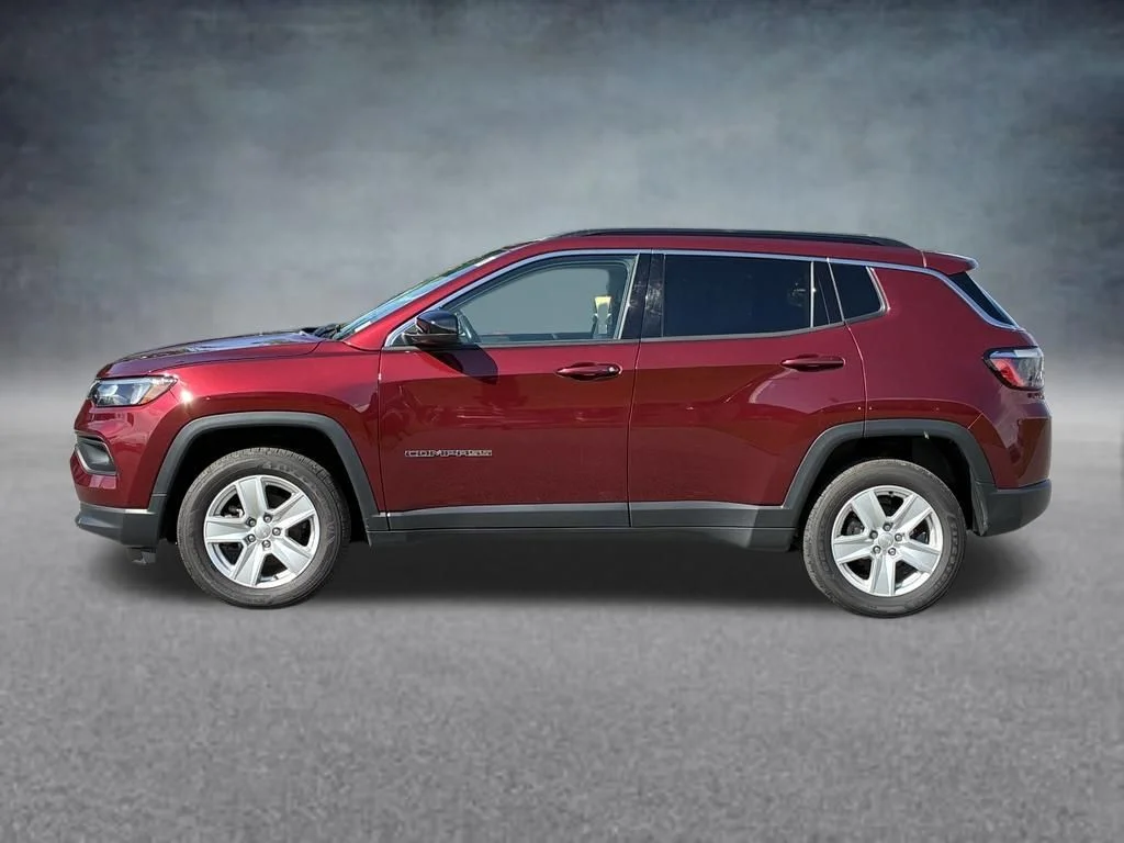 Used 2022 Red Jeep Latitude image 2