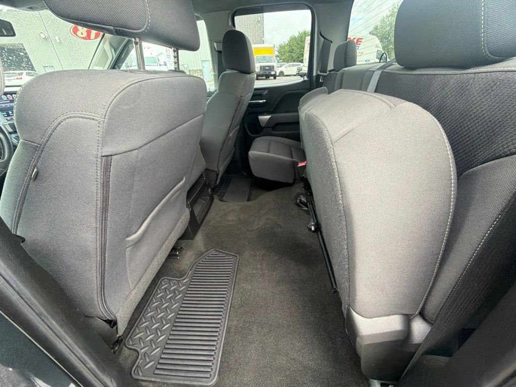 Used 2018 Gray Chevrolet LT image 40