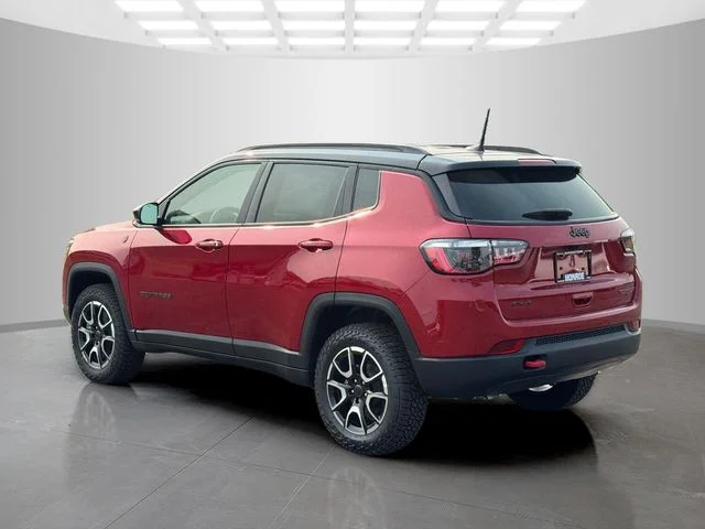 New 2026 Red Hot Pearl-Coat Exterior Paint Jeep Trailhawk image 5