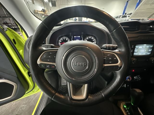 Used 2017 Hypergreen Clearcoat Jeep Latitude image 15
