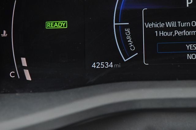 Used 2025  Toyota LE image 27