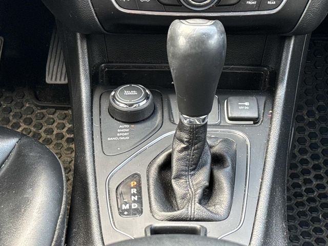 Used 2019 Black Jeep Latitude Plus image 20