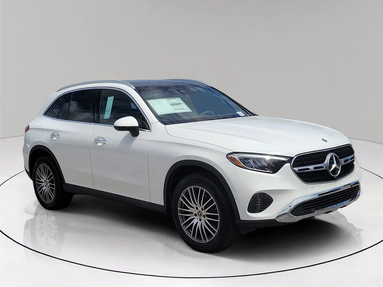New 2026 Polar White Mercedes-Benz GLC 300 image 3