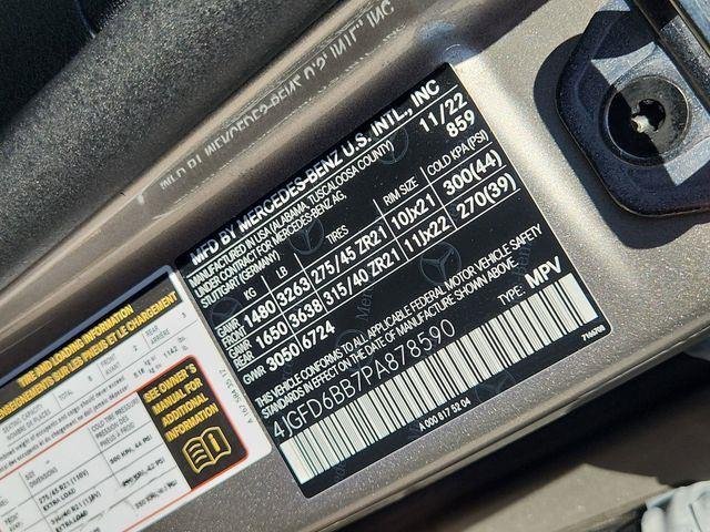 Used 2023 Silver Mercedes-Benz 4MATIC® image 35