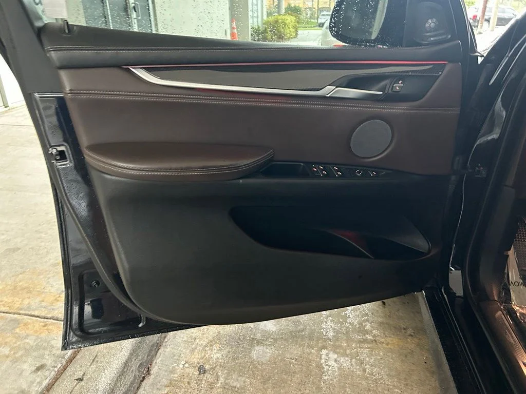 Used 2014 Black BMW xDrive50i image 39