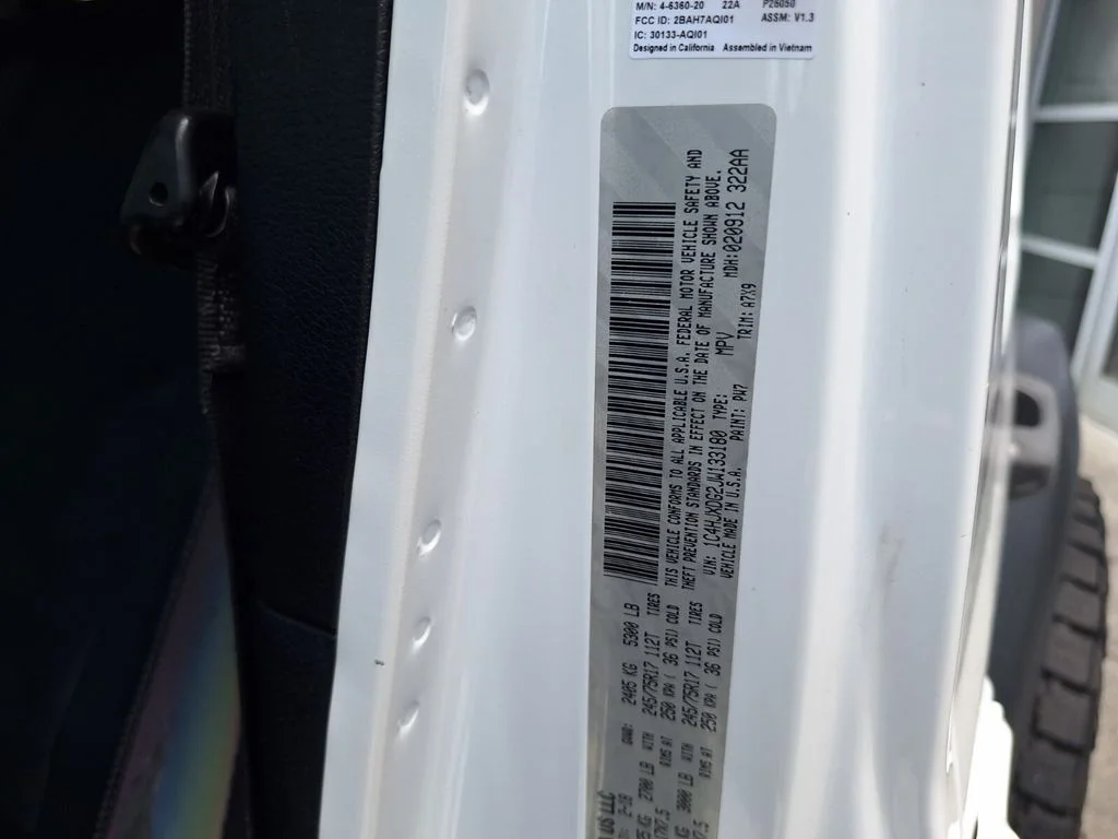 Used 2018 White Jeep Unlimited Sport S image 33