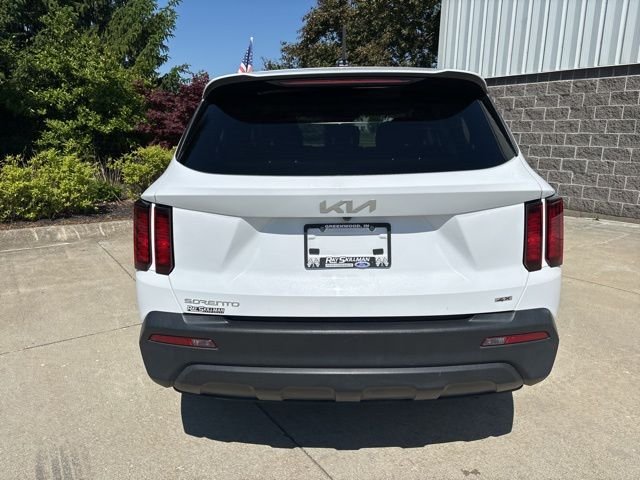 Used 2023 White Kia LX image 8