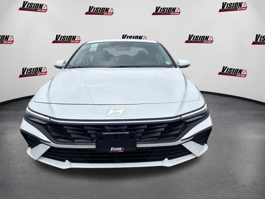 New 2026 White Hyundai SE image 2