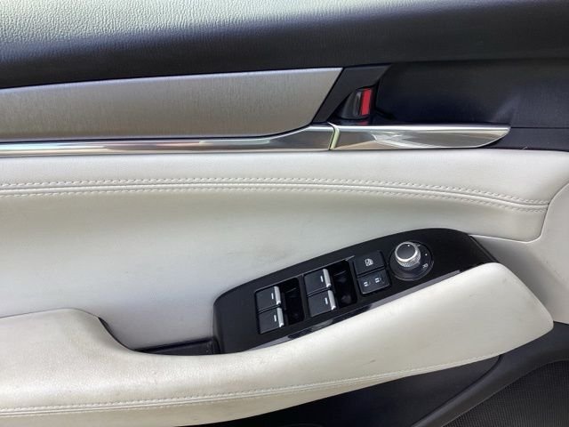 Used 2018 Sonic Silver Metallic Mazda Grand Touring Reserve image 24