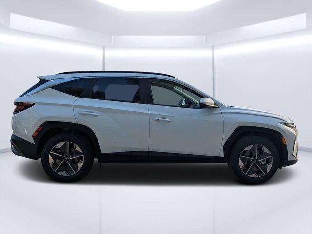 New 2026 White Hyundai SEL FWD image 2