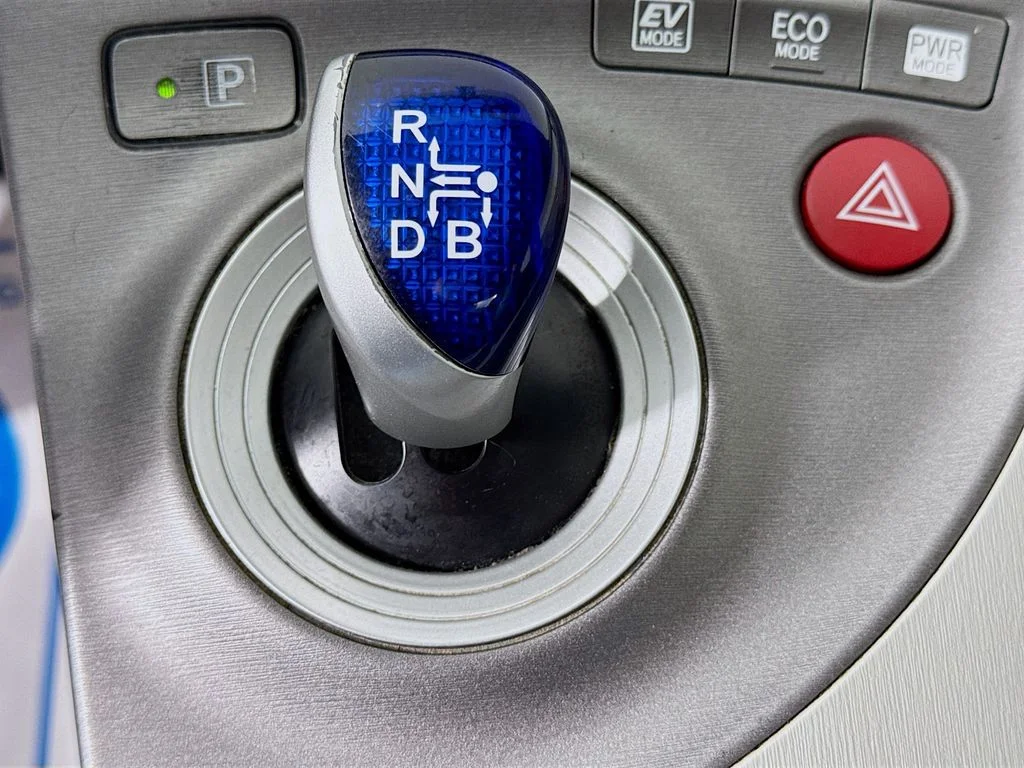 Used 2014 Classic Silver Metallic Toyota Three image 18