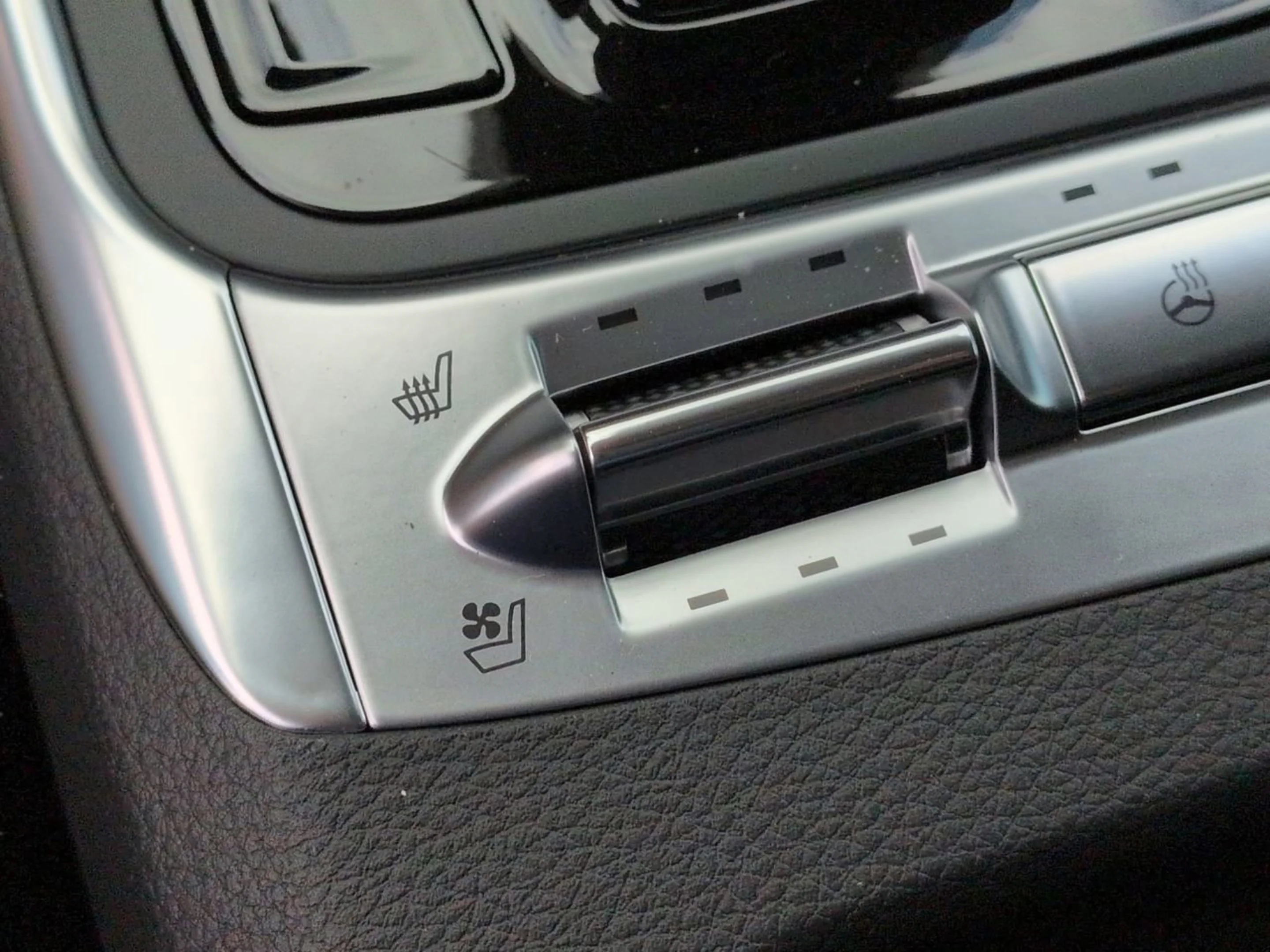 New 2026 Ceramic Silver Kia SX Prestige image 22