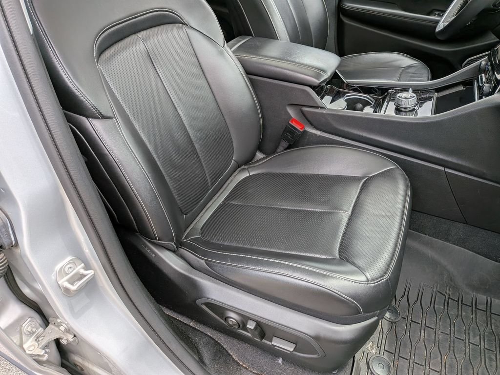 Used 2023 Silver Jeep Limited image 32
