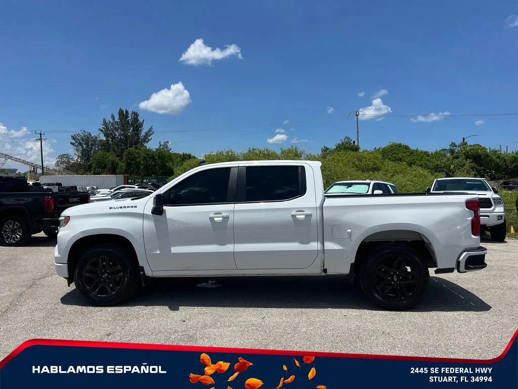 Used 2024 Summit White Chevrolet RST image 4
