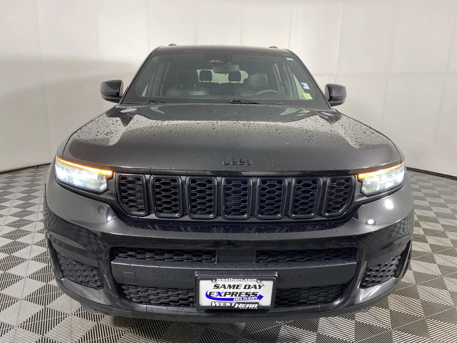 Used 2024 Diamond Black Crystal Pearlcoat Jeep Altitude image 7