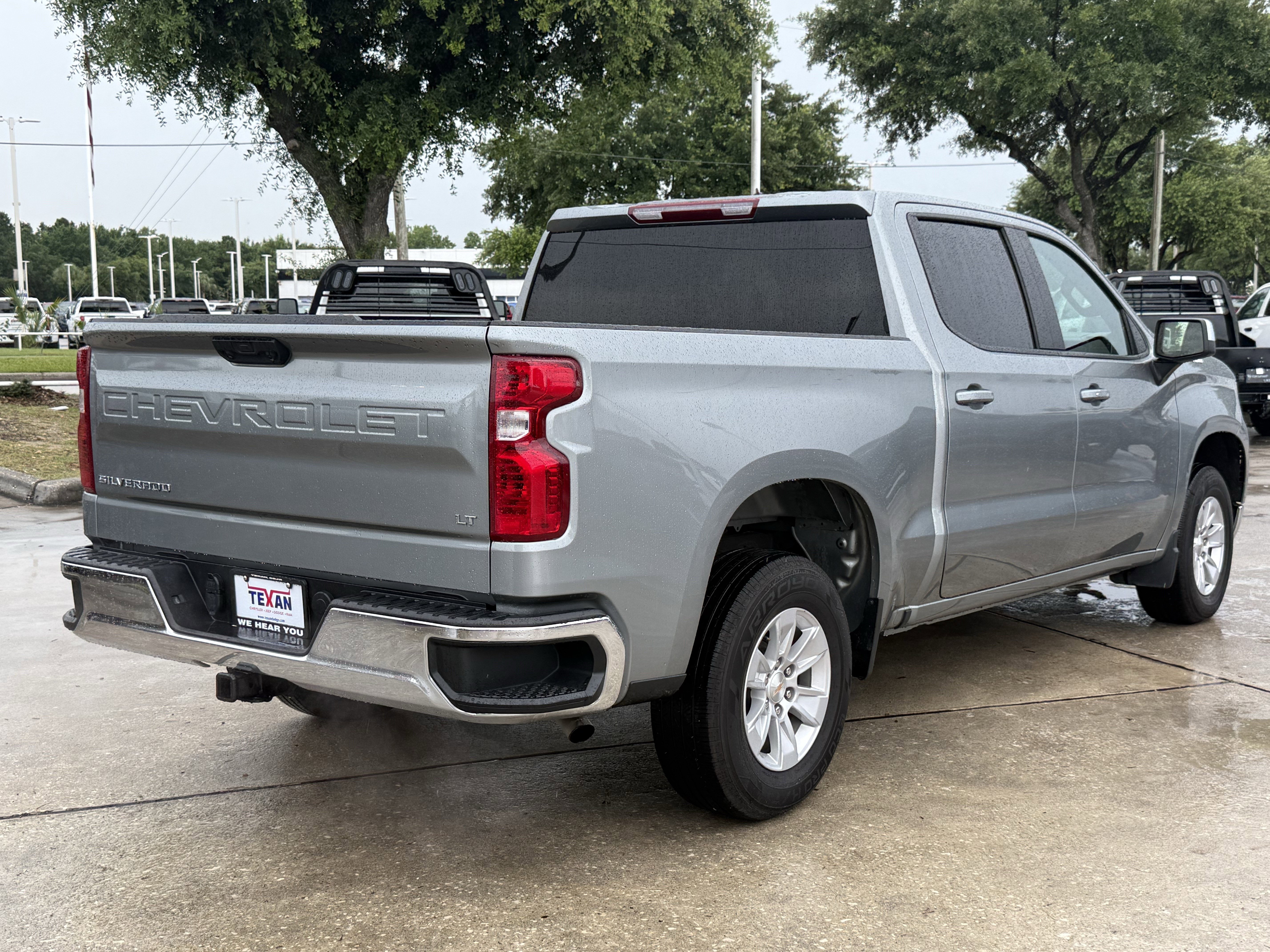 Used 2025 Sterling Gray Metallic Chevrolet  image 4