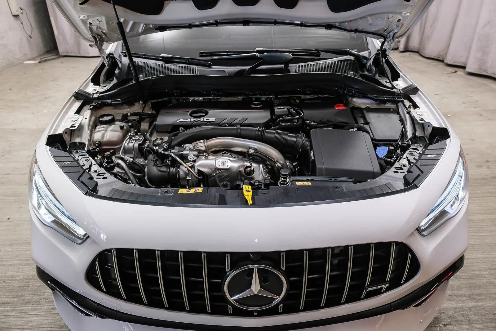 Mercedes-Benz AMG® GLA 35 de 2023 de segunda mano certificado, color Blanco Polar, imagen 34
