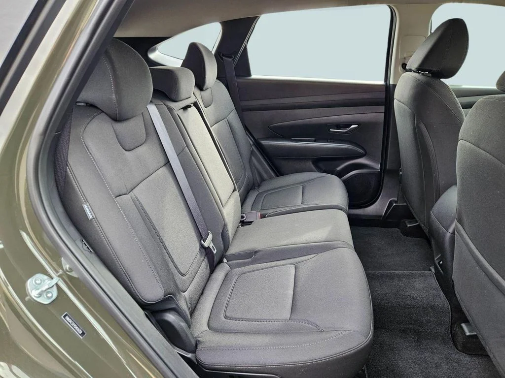 Used 2025 Rockwood Green Hyundai SE image 28