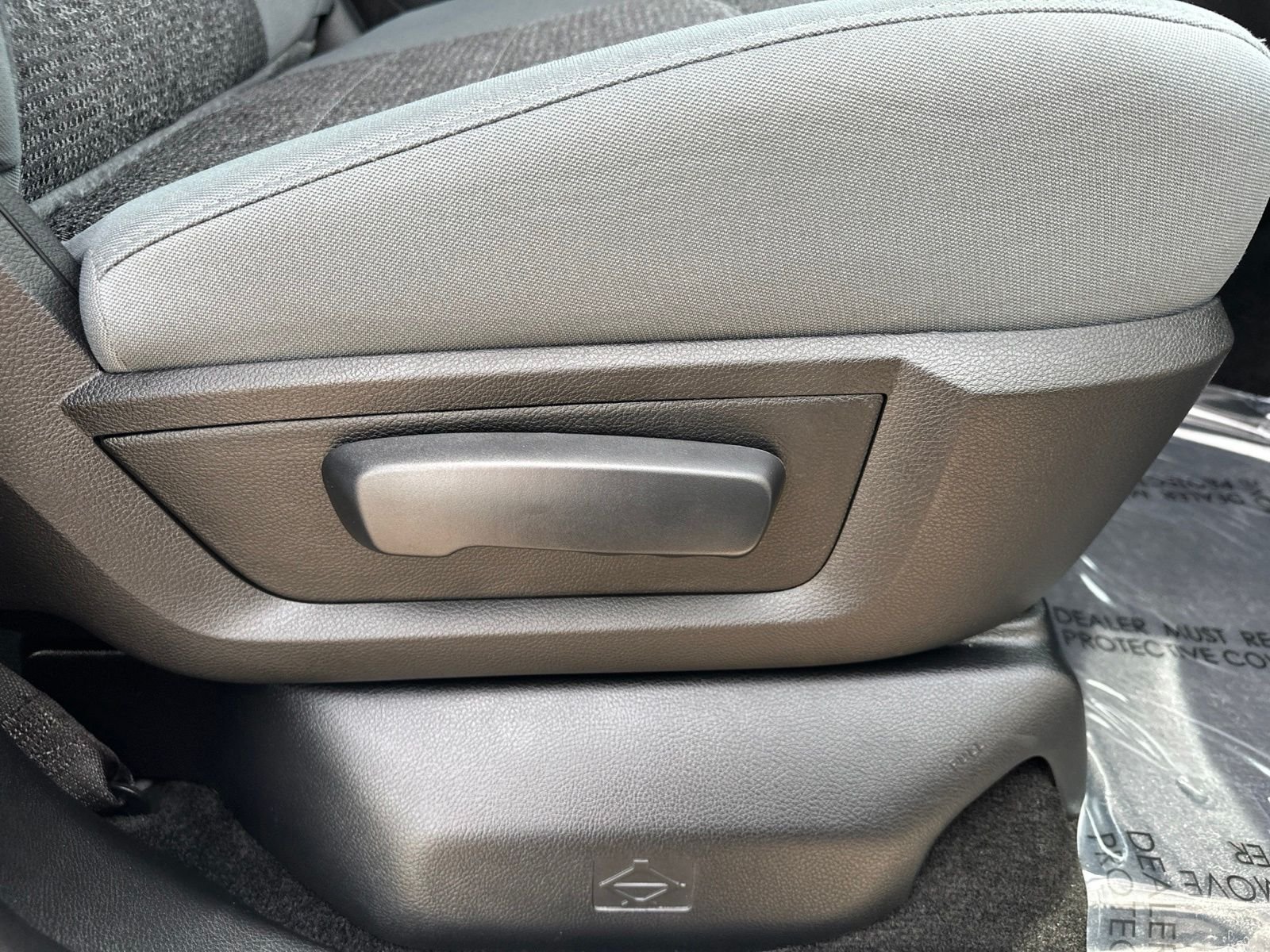 Used 2017 Silver Ram Big Horn image 39