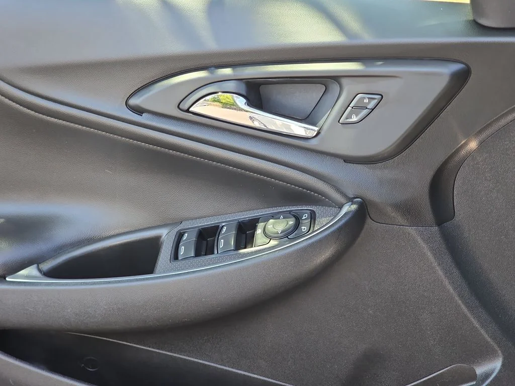 Used 2017 Beige Chevrolet Hybrid image 30