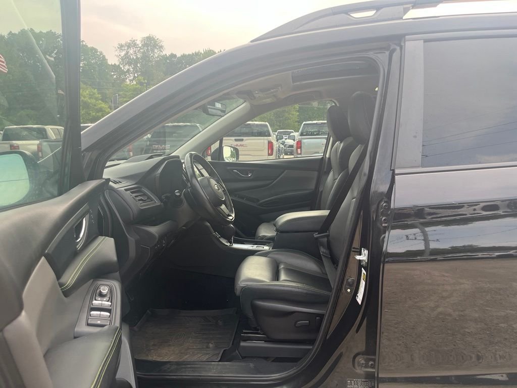 Used 2023 Crystal Black Silica Subaru Onyx Edition image 18