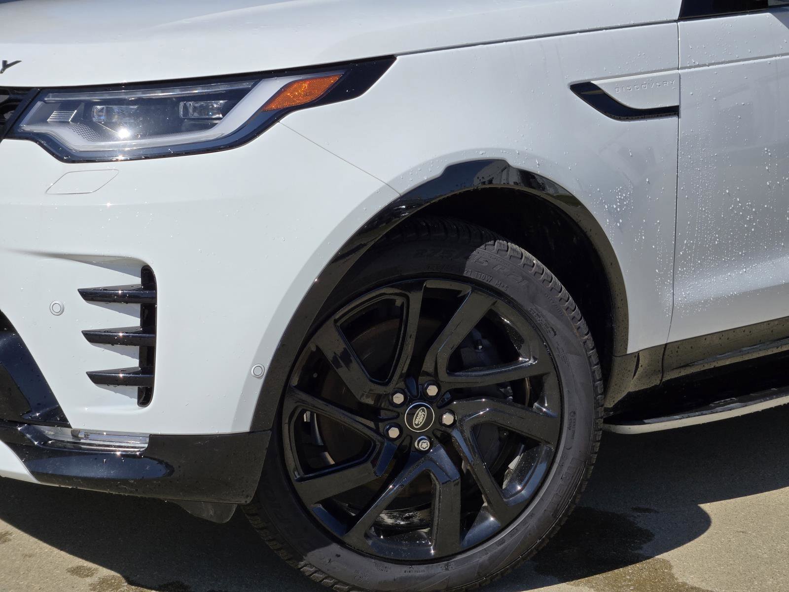 Used 2025 Fuji White Land Rover Dynamic SE image 7