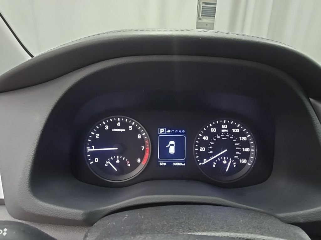 Certified Used 2018 Silver Hyundai SEL Plus image 29