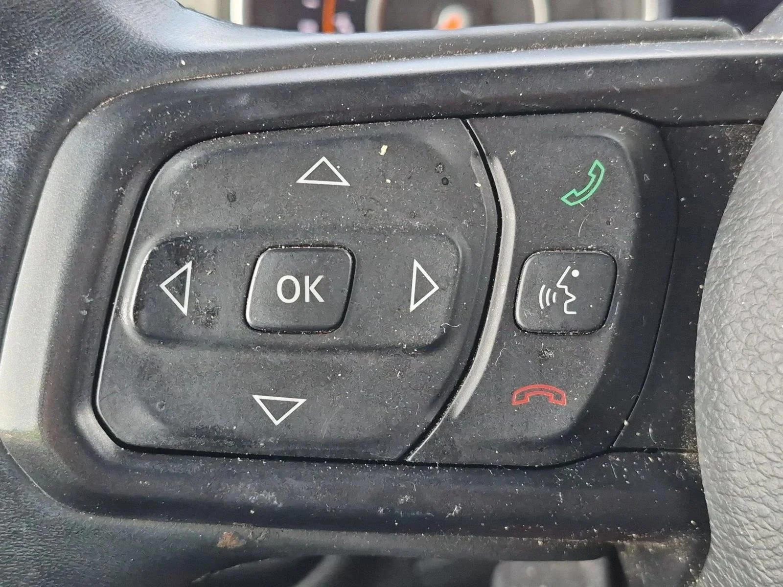 Used 2018 Bright White Clearcoat Jeep Sport S image 17