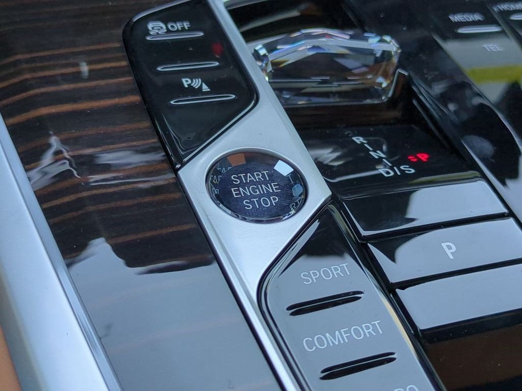 New 2026 Brooklyn Grey Metallic BMW M60i image 28
