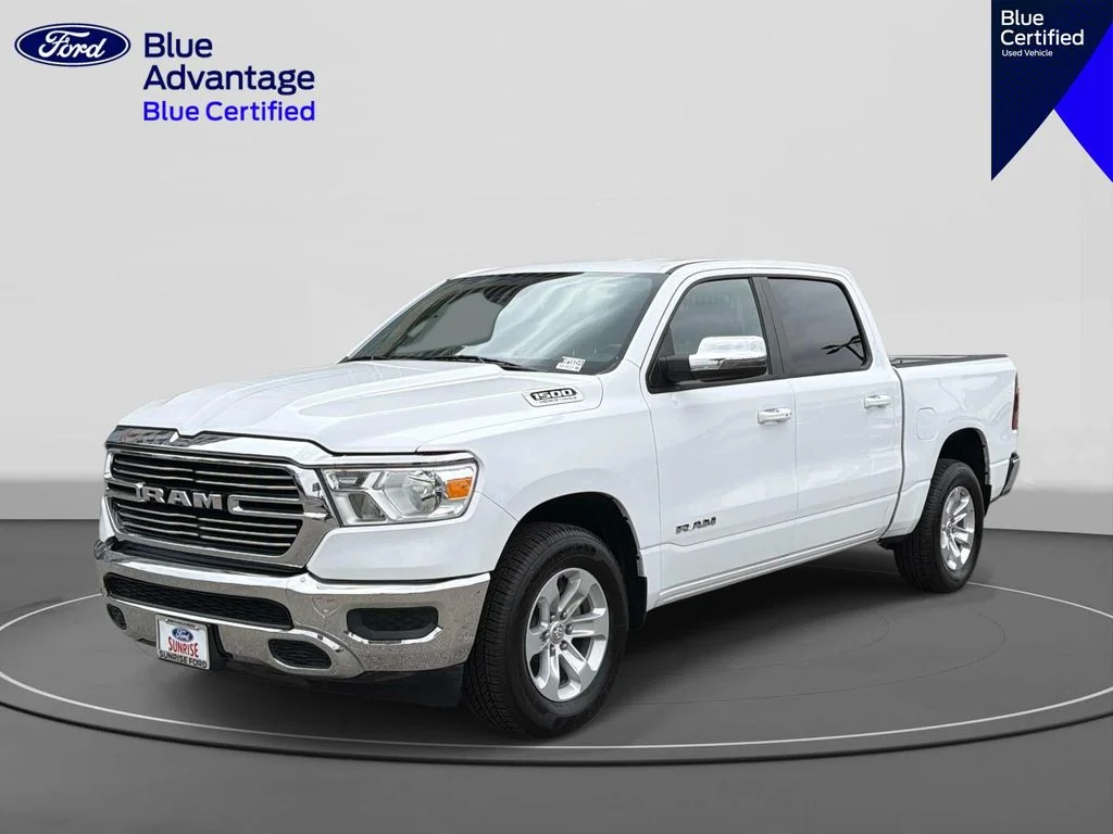2024 RAM 1500 Laramie 4x4 Crew Cab 5'7's photo