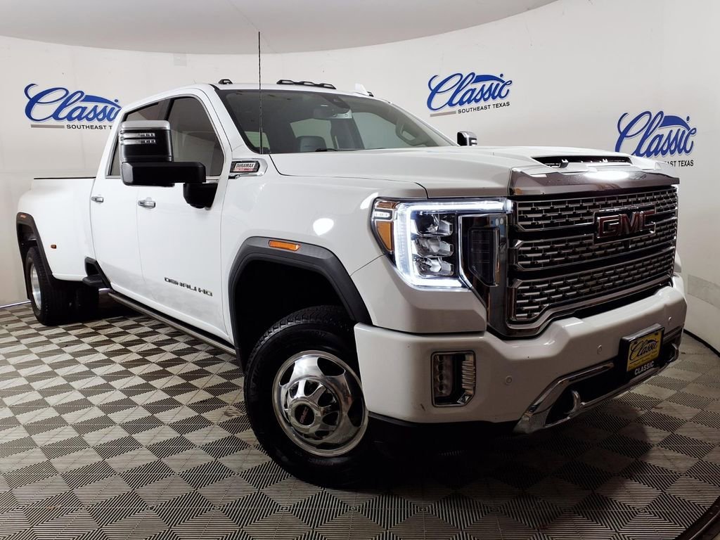 2022 GMC Sierra 4WD Crew Cab Long Box DRW Denali's photo