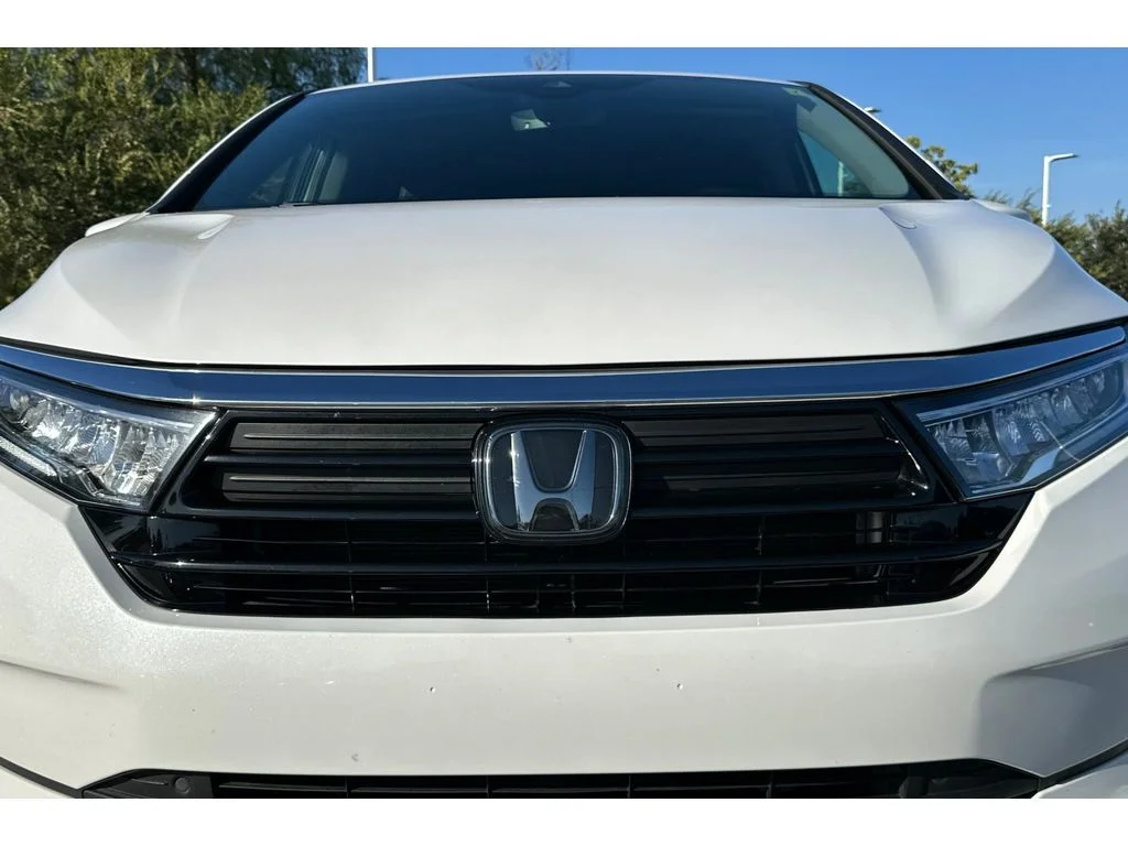 Used 2024 Platinum White Pearl Honda EX-L image 49