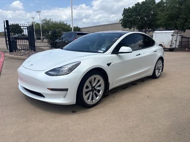 2021 Tesla Model 3 Standard Range Plus's photo