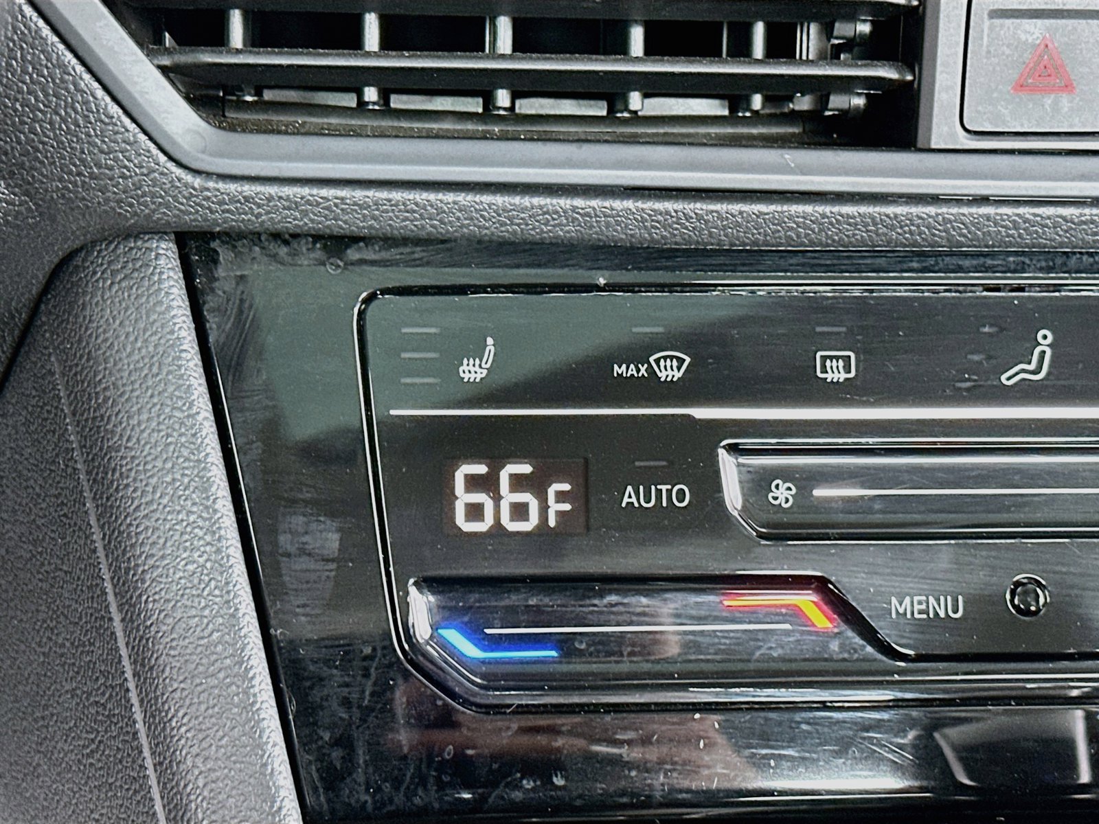 2025 Volkswagen Jetta SE - Photo 21