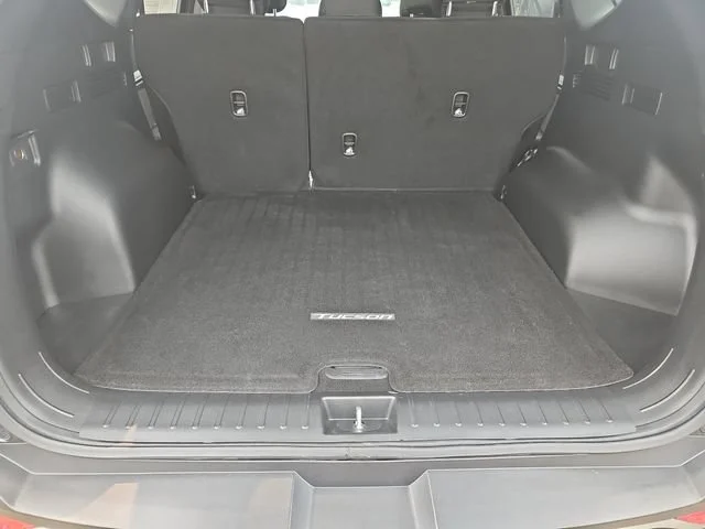 Used 2022 Black Hyundai SEL image 24