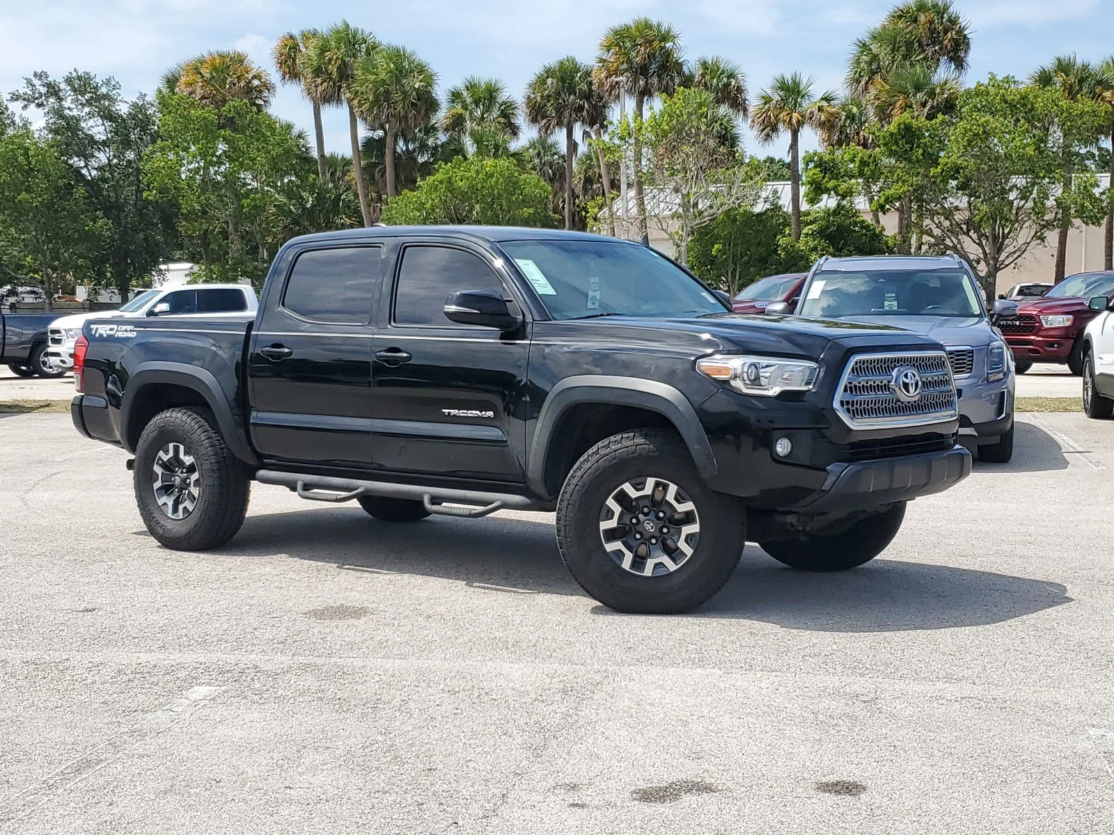 Used 2016  Toyota  image 33