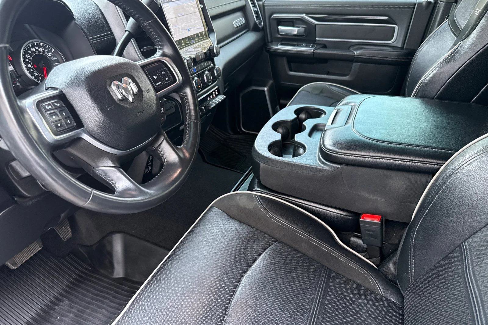 Used 2022 Red Ram Laramie image 9